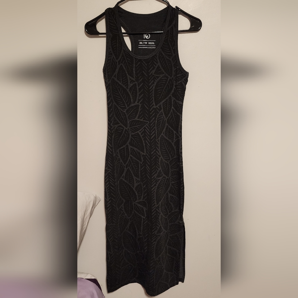tentree Charcoal Tank with Leaf Design